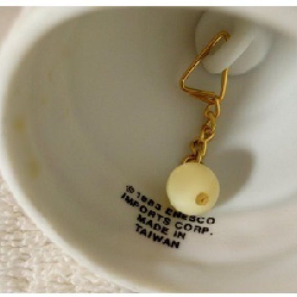 White 1983  Porcelain "New Born Child" Bell - Enesco Imports Inc. - Picture 4 of 4